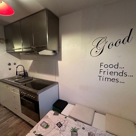 Zentrales Apartment mit Parkplatz Heidelberg Exterior foto